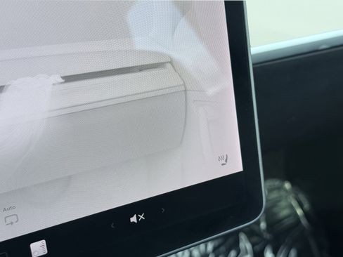 Used 2023 Tesla Model 3 Standard Range image 68