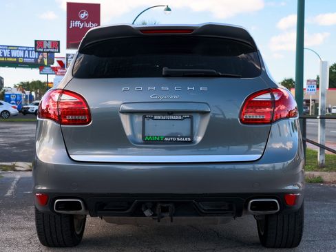 Used 2014 Porsche Cayenne Platinum Edition image 12