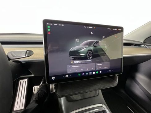 Used 2022 Tesla Model Y Performance AWD/4WD image 11