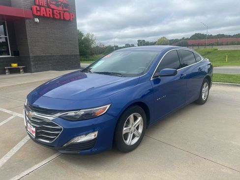 Used 2023 Chevrolet Malibu LT FWD image 3