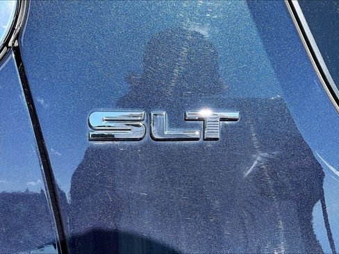 Used 2017 GMC Acadia SLT FWD image 9