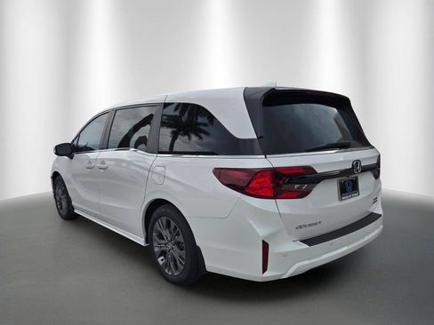 Certified 2025 Honda Odyssey Touring image 5