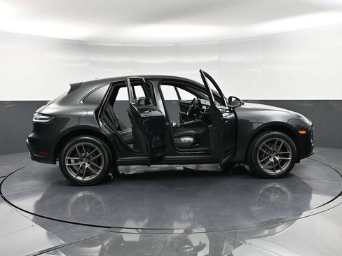 Certified 2026 Porsche Macan AWD/4WD image 36