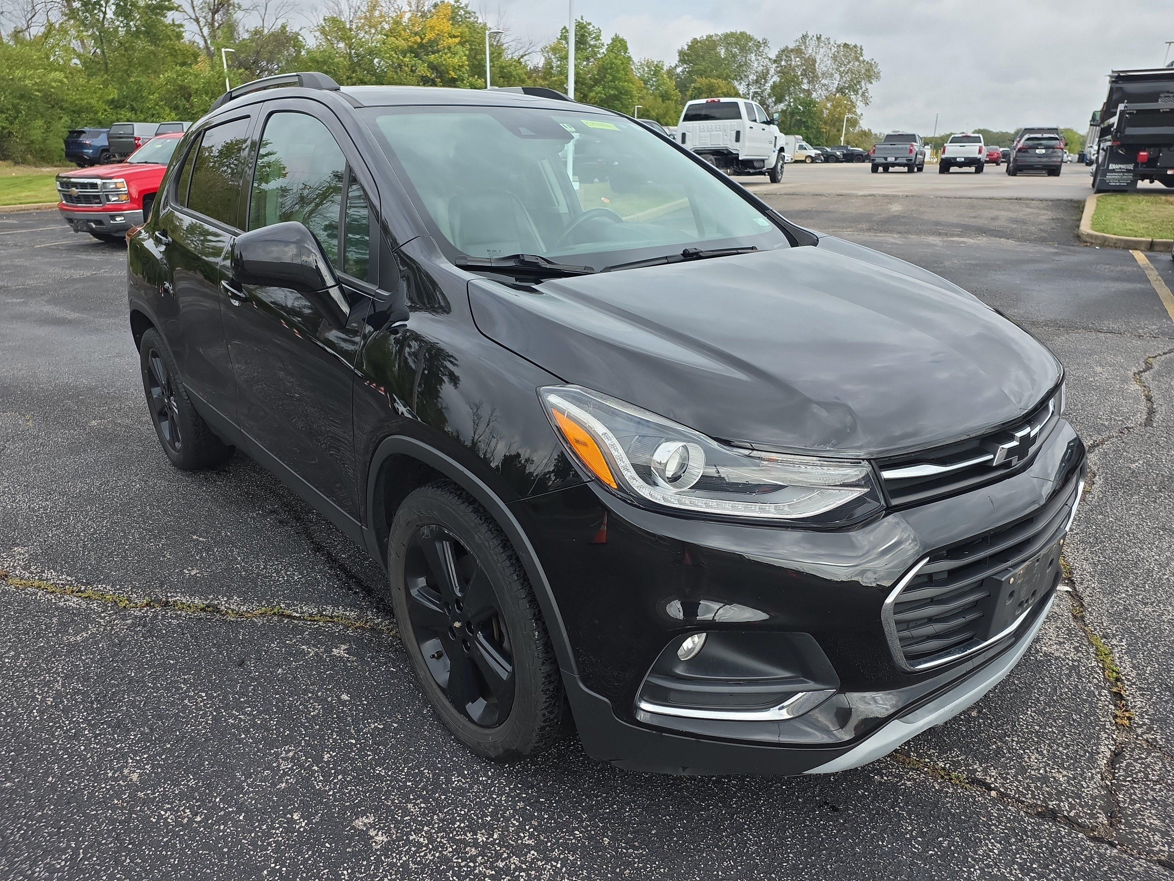 Used 2018 Chevrolet Trax Premier w/ Midnight Edition FWD image 2