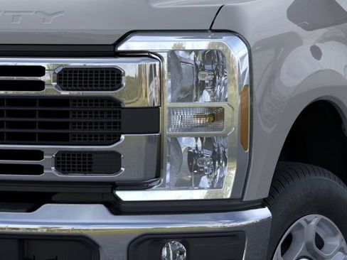 New 2026 Ford F250 XLT AWD/4WD image 18
