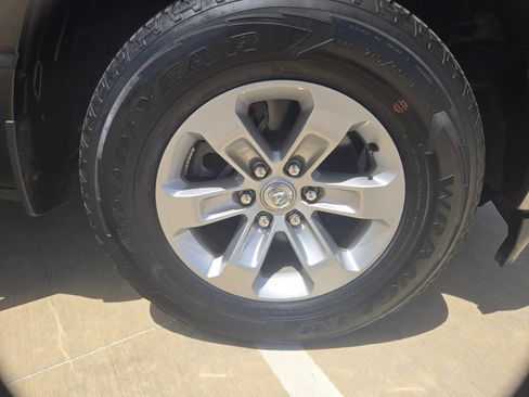 Used 2023 RAM 1500 Laramie AWD/4WD image 28