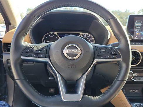 Used 2025 Nissan Sentra SV w/ SV Premium Package image 18