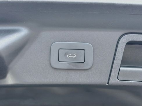 Used 2026 Land Rover Range Rover Velar Dynamic SE AWD/4WD image 13