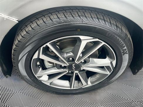 Used 2022 Kia Forte LXS image 28