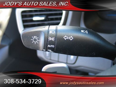 Used 2019 Hyundai Ioniq Plug-In Hybrid image 10