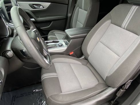 Used 2025 Chevrolet Blazer LT FWD image 23