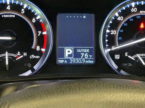Used 2016 Toyota Highlander Plus FWD image 27