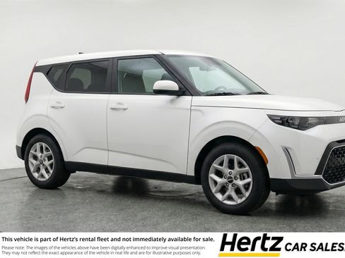 Used 2025 Kia Soul LX w/ LX Technology Package FWD image 1