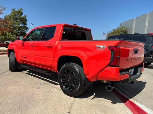 Used 2024 Toyota Tacoma TRD Sport w/ TRD Sport Premium Package RWD image 8