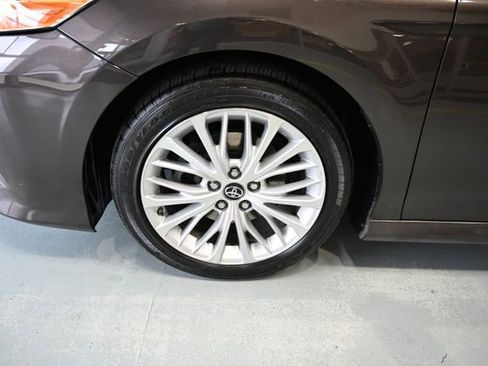 Used 2018 Toyota Camry XLE w/ Driver Assist Package FWD image 28