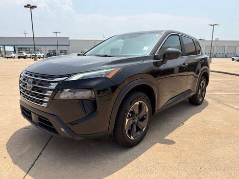 Used 2025 Nissan Rogue SV FWD image 7