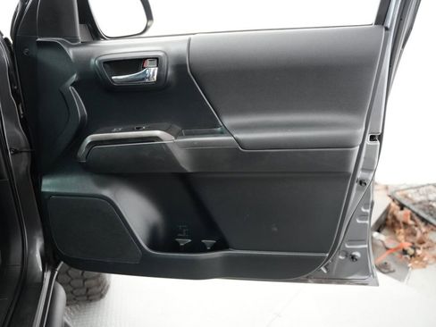 Used 2016 Toyota Tacoma TRD Sport w/ Premium & Technology Package image 48