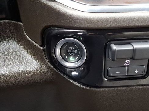 Used 2025 GMC Sierra 1500 SLT image 23