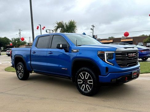 Used 2024 GMC Sierra 1500 AT4 w/ Technology Package AWD/4WD image 4