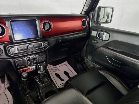 Used 2021 Jeep Wrangler Unlimited Rubicon w/ Uconnect 4C Nav & Sound Group AWD/4WD image 23