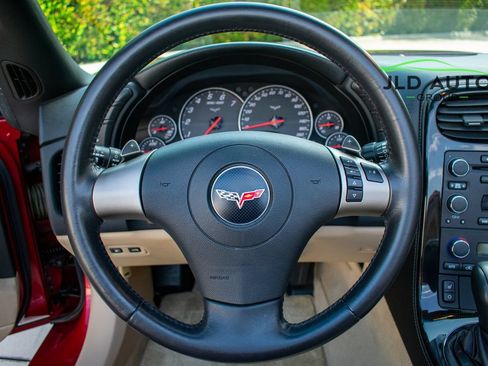 Used 2008 Chevrolet Corvette Convertible w/ Preferred Equipment Group RWD image 17