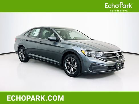 Used 2024 Volkswagen Jetta SE FWD image 1