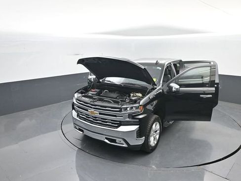 Used 2021 Chevrolet Silverado 1500 LTZ w/ Technology Package AWD/4WD image 42