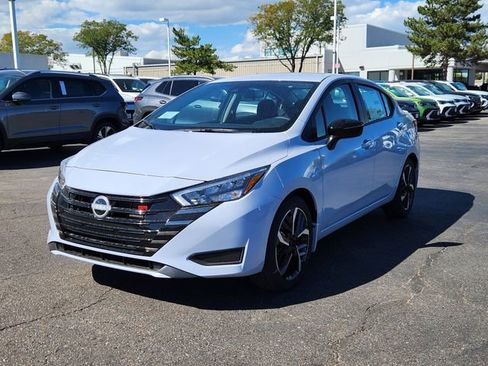 New 2025 Nissan Versa SR w/ Trunk Package FWD image 4