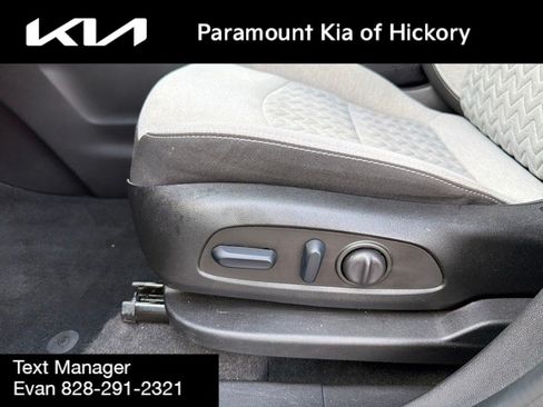 Used 2023 Chevrolet Equinox LT FWD image 18
