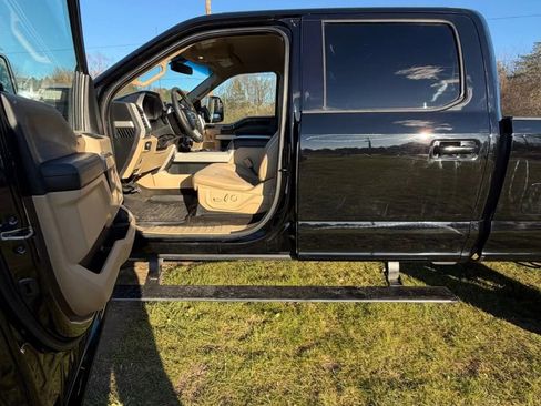 Used 2017 Ford F250 Lariat w/ Lariat Value Package image 14