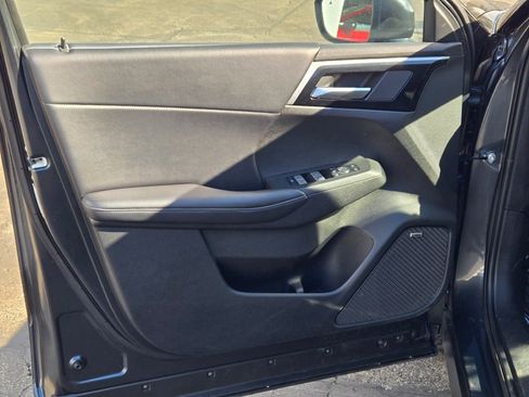 Used 2025 Mitsubishi Outlander SE image 20