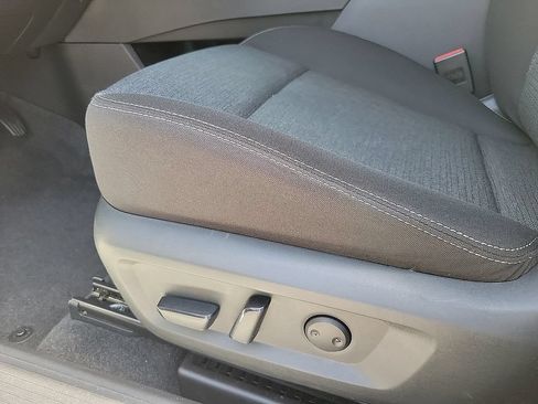 Used 2022 Nissan Rogue SV FWD image 11