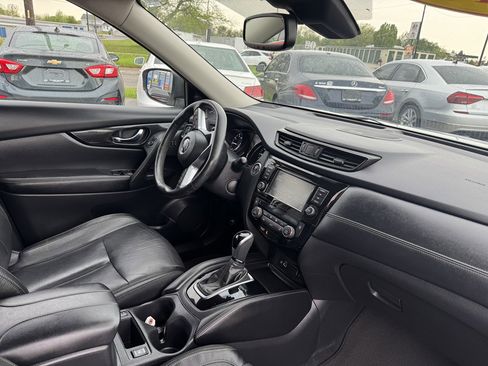 Used 2018 Nissan Rogue SL FWD image 21