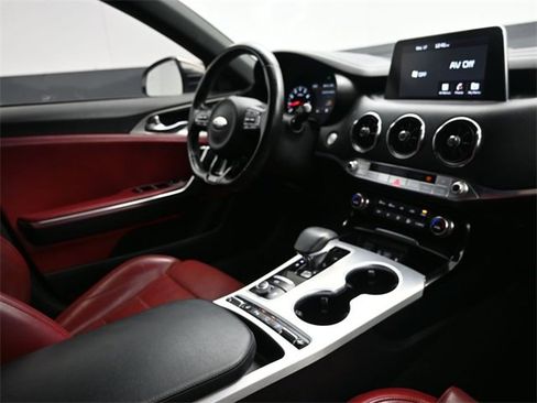 Used 2020 Kia Stinger GT2 image 21