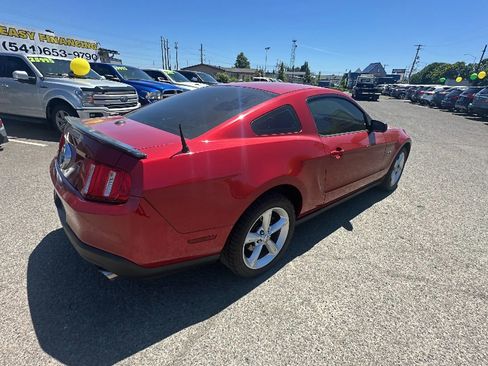 Used 2010 Ford Mustang GT image 3