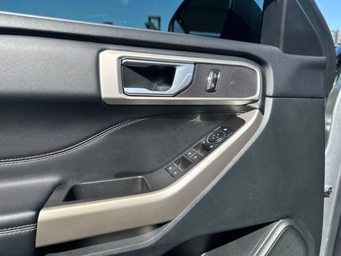 Used 2023 Ford Explorer XLT RWD image 16