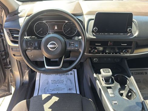 Used 2023 Nissan Rogue SV FWD image 11