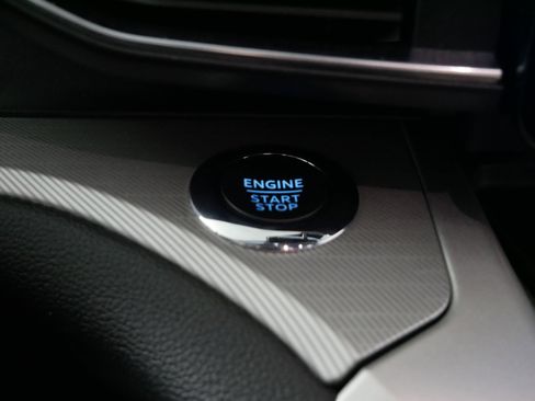 Used 2022 Ford Explorer XLT w/ Equipment Group 202A image 31