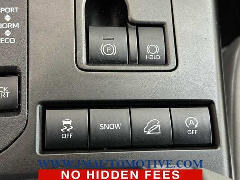 Used 2021 Toyota Highlander XLE image 37