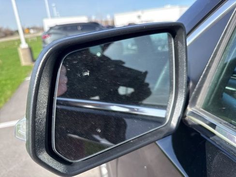 Used 2023 Chevrolet Traverse LT w/ Rear Camera Mirror Package AWD/4WD image 15