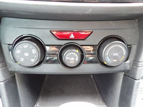 Used 2019 Subaru Crosstrek 2.0i AWD/4WD image 26