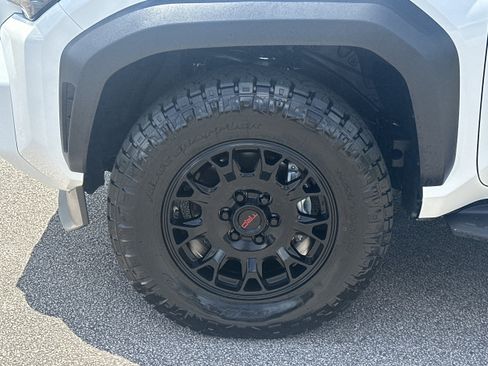 Used 2025 Toyota 4Runner TRD Off-Road Premium AWD/4WD image 11