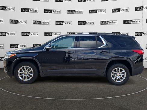 Used 2021 Chevrolet Traverse LT FWD image 3
