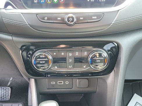 Used 2023 Buick Encore GX Select FWD image 32