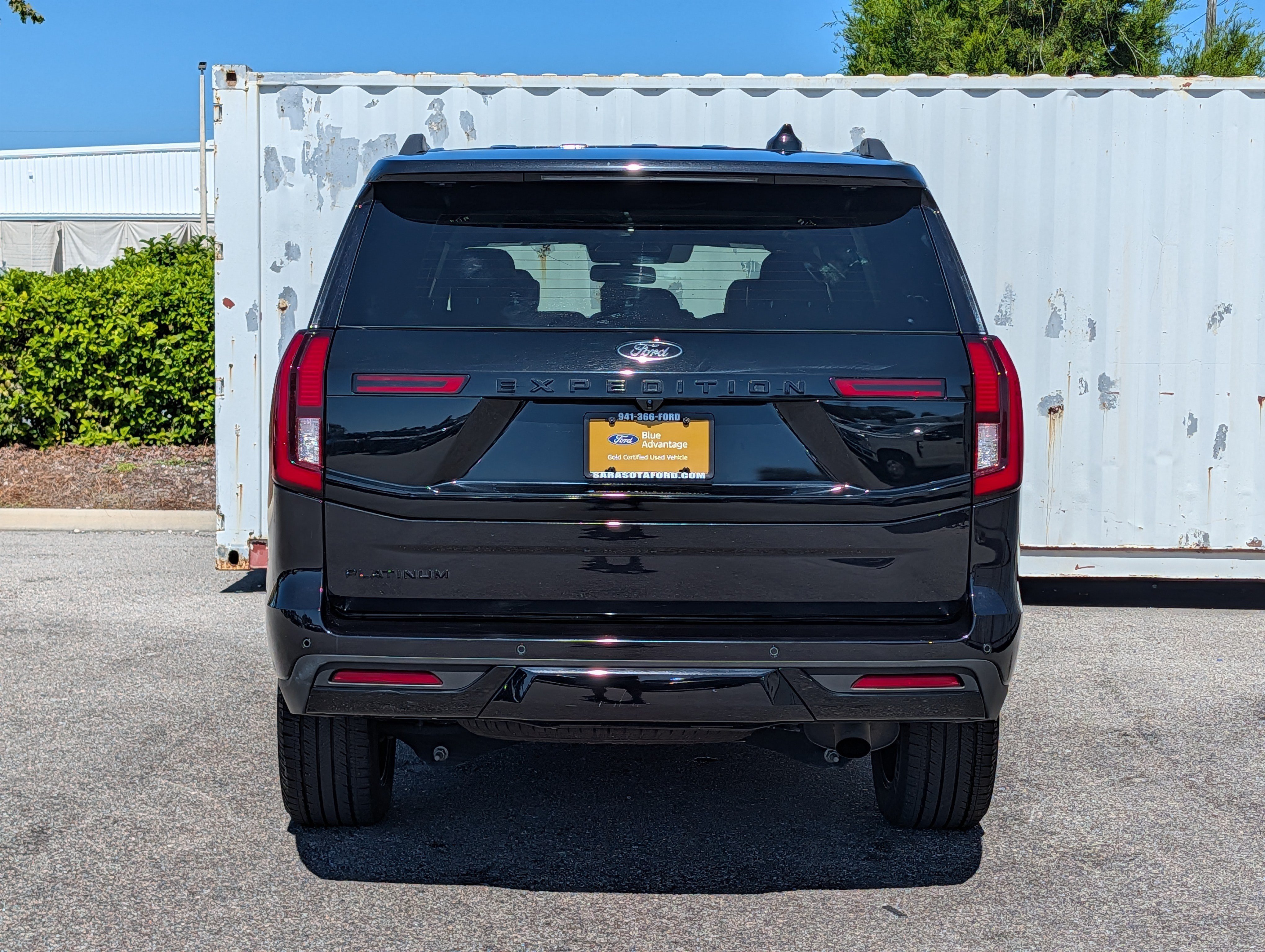 Certified 2025 Ford Expedition Platinum w/ Stealth Performance Package AWD/4WD image 6
