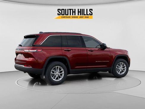 New 2025 Jeep Grand Cherokee Laredo X w/ Luxury Tech Group I AWD/4WD image 4