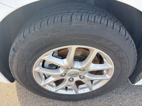 Used 2024 Chrysler Pacifica Touring-L image 11