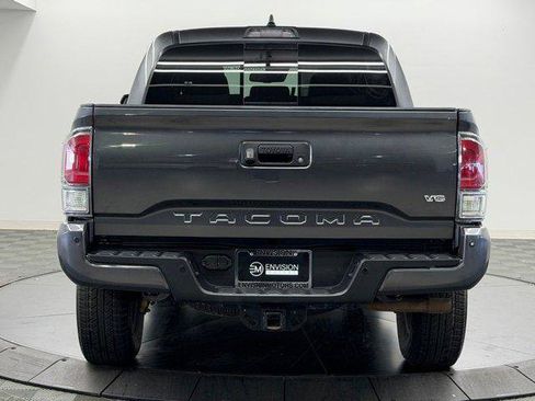 Certified 2021 Toyota Tacoma TRD Off-Road w/ Technology Package AWD/4WD image 11