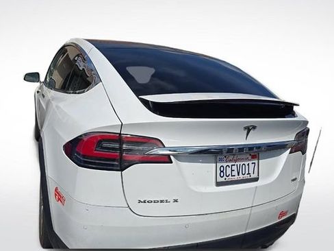 Used 2017 Tesla Model X 75D image 6