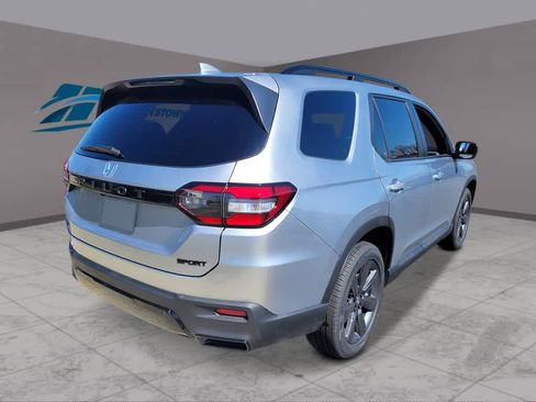 New 2026 Honda Pilot Sport image 5